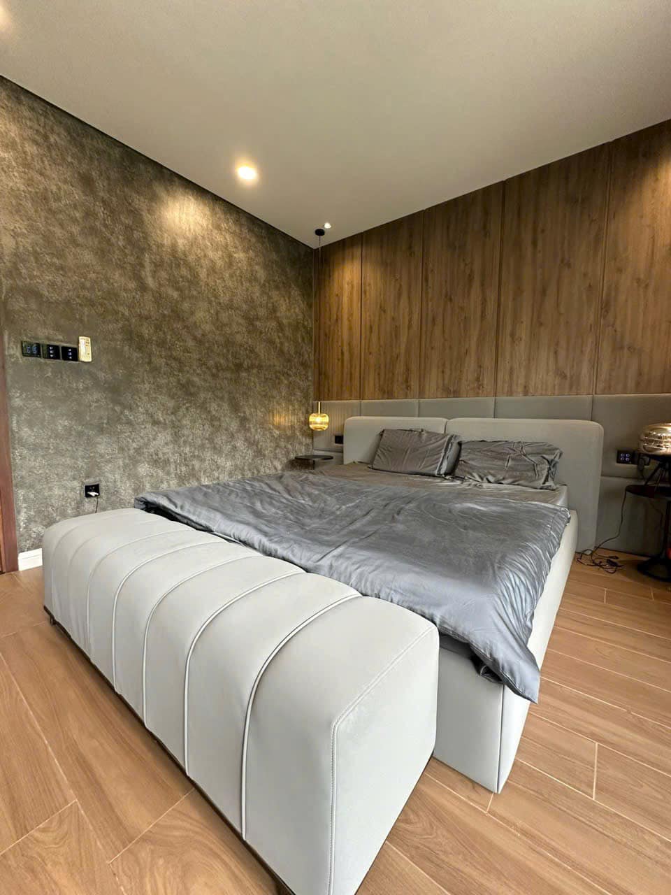 giường ngủ bọc nệm có tốt không_2